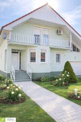 6 izbový rodinný dom s veľkým pozemkom v okrese Nové Zámky - Zemné